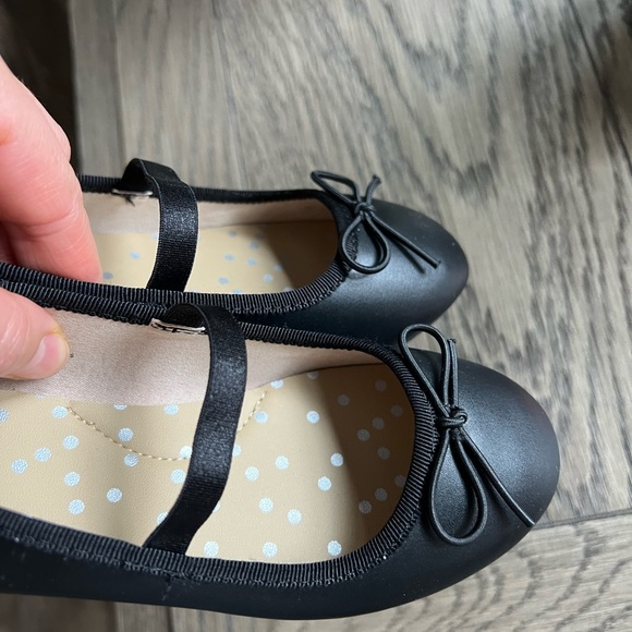 Cat and Jack black flats for girls size 12 (years 5-6) - Picture 5 of 6